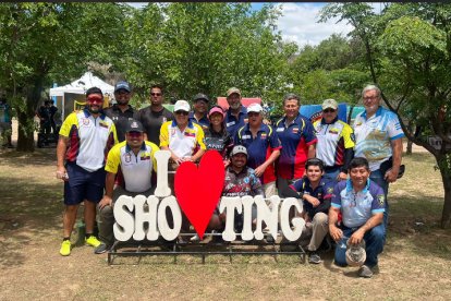 Delgación de tiro prácticos ecuatorianos en el Latinoamericano de Argentina.