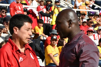 Paúl Vélez y Segundo Castillo dos entrenadores ecuatorianos.