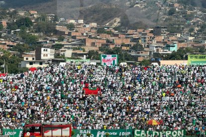Con un estadio lleno, Liga de Portoviejo avanza a las semifinales.