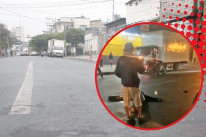 Momento en que le prendieron fuego al presunto sicario.