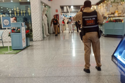 Las actividades en el centro comercial se desarrollan con normalidad.