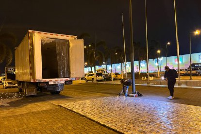 Los bloques estaban en un doble fondo en el techo del furgón.