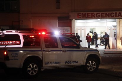 La víctima fue trasladada de urgencia al hospital Pablo Arturo Suárez, en el norte de Quito, donde luego falleció.