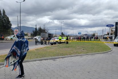 La policía busca más indicios para esclarecer el crimen de Olger Moreno.