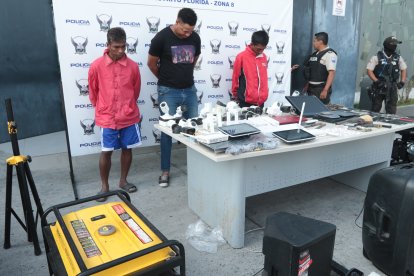 Tres personas fueron detenidas durante el operativo en Nueva Prosperina.