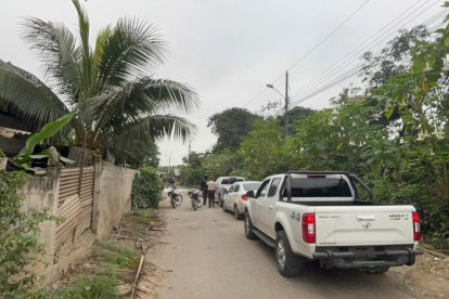 Varios  cuerpos estaban en la vía y otros dentro de un domicilio.