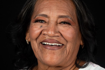 La 'abuelita de la tienda' es muy conocida en redes sociales.