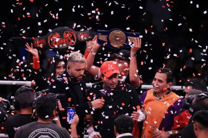 El exfutbolistas Iván Kaviedes protagonizó la pelea central del evento Kiños del año, donde derrotó por KO a su excompañero Armando Paredes.