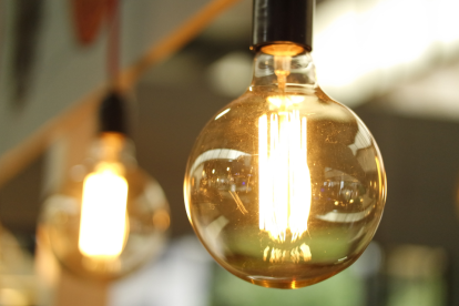 Cada vez hay menos horas de apagones en Ecuador al finalizar el año.