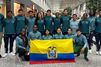 La delegación de Ecuador de atletismo U18 que está en Argentina.