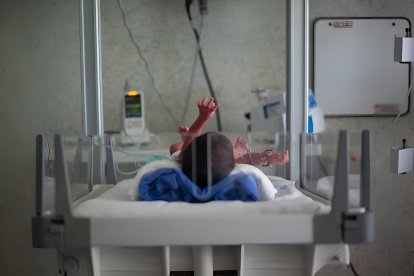 La bacteria es resistente a lo antibióticos y suele aprovecharse organismos vulnerables como el de los bebés.