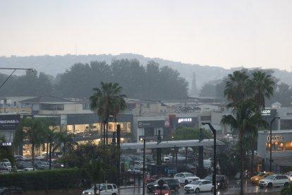 La tarde de este 12 de diciembre de 2024, una fuerte lluvia sorprendió a Guayaquil.