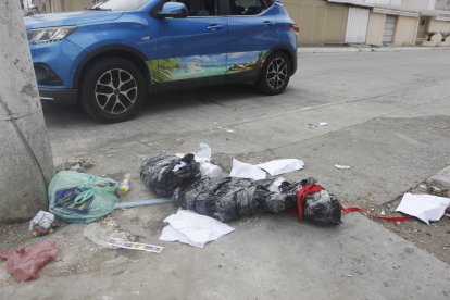 Las autoridades investigan si se trata de alguna broma de mal gusto o si son acciones de grupos criminales.