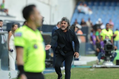 El estratega colombiano dirigió en Emelec 17 encuentros, con un saldo de 3 victorias, 5 empates y 9 derrotas.