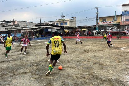 Los torneos en el ‘Bernabéu’ sirven para vivir momentos de confraternidad entre habitantes del norte de Guayaquil.