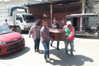 El cadáver del octogenario fue retirado ayer por sus parientes.