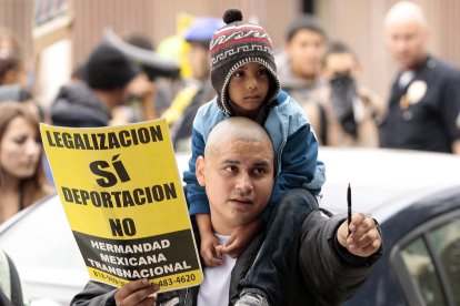 Los migrantes en EE. UU. están preocupados por los cambios en las políticas migratorias prometidos por Trump.