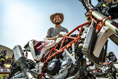 El tricolor ultima detalles en Ecuador. El 30 de diciembre tiene previsto su viaje a Arabia Saudita para unirse al equipo y trabajar en la moto que llevará.