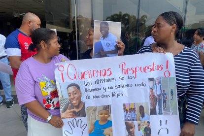 Los familiares de los menores exigen respuestas.