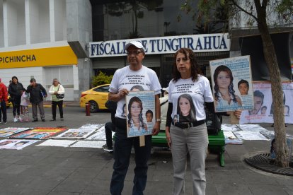 Los progenitores de Giovanna han hecho diversos plantones para exigir resultados que ayuden a encontrar a la muchacha.