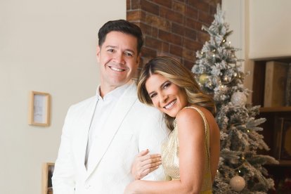 La pareja escogió los discos de los miles que hallaron.