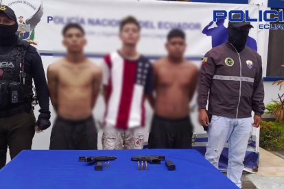 Los sospechosos se encontraban en poder de armas de fuego.