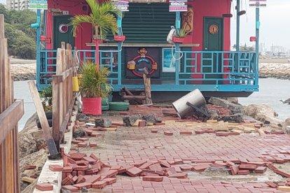 Los destrozos en Santa Elena por el oleaje.