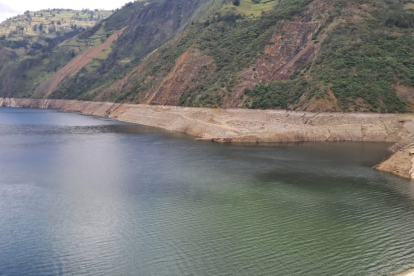 El embalse de Mazar ha aumentado su caudal considerablemente.