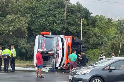 El bus cubría la ruta Portoviejo - Guayaquil.