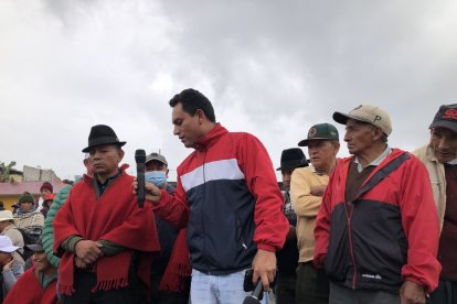 La comunidad está conmocionada por el asesinato del bombero.