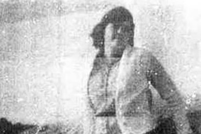 La policía de West Midlands pudo encontrar a la mujer gracias a esta foto borrosa.