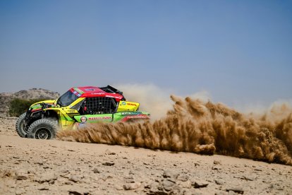 El piloto quiteño Sebastián Guayasamín, con una experiencia de 10 ediciones Dakar a cuestas, cumplió el primer tramo de su undécima prueba, terminando décimo.