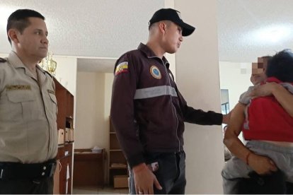 El pequeño pudo volver con sus padres gracias al apoyo de los uniformados.