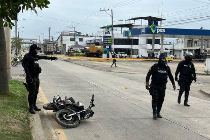 Durante el enfrentamiento un policía también resultó herido.