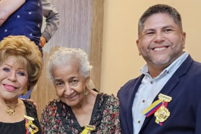 Hilda Murillo, Azucena Mora y Eddie González fueron condecorados por la a Asamblea Nacional del Ecuador