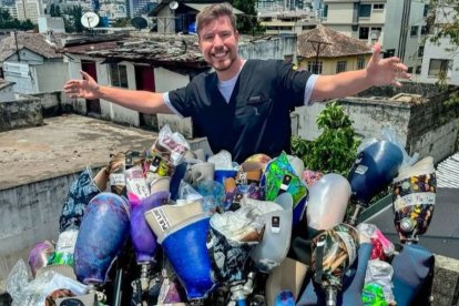 Su video "Ayudé a 2000 personas a caminar otra vez" ya cuenta con 31 millones de vistas.