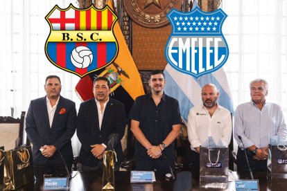 José Nogales de Barcelona, Carlos Morán, director de Deportes de la Alcaldía, Aquiles Álvarez, alcalde de Guayaquil, César Avilés de Emelec y Miguel Ángel Loor de LigaPro;