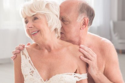 El consumo de drogas y otros vicios pueden agravar problemas sexuales en la vejez.