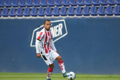 Edison Vega jugó la temporada 2024 en Técnico Universitario