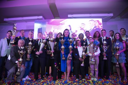 Todos los personajes del deporte reconocidos en el estrado de ganadores, en la ciudad de Quito.