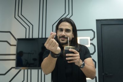 Vicman emite cápsulas musicales en su espacio llamado Música de garage, por las redes de MPlus.