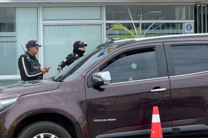 En su vehículo, inerte quedó el empresario Alfredo Almeida Brans, de 50 años.