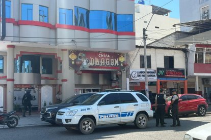 Un hombre irrumpió en un chifa ubicado en las calles Boyacá, entre Buenavista y Napoleón Mera, para asesinar a tres personas.