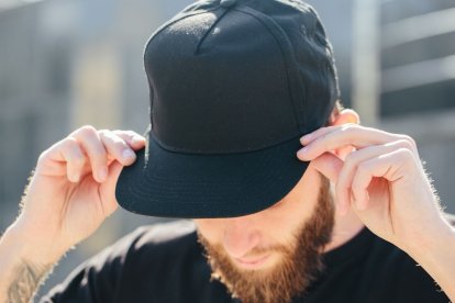 Usar gorras puede tener diversos significados