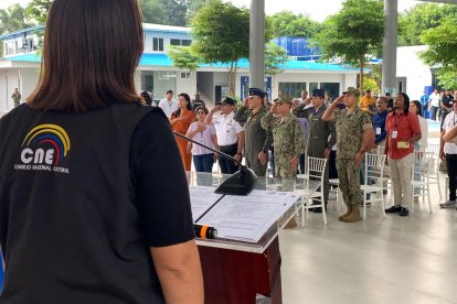 El debate de asambleístas para las elecciones 2025 es organizado por la Ecotec.