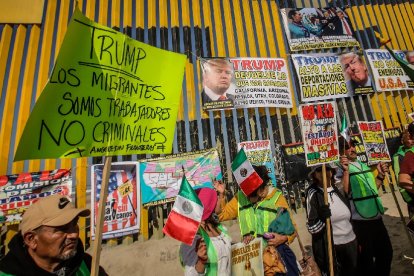 Las patrullas hacen rondas en albergues, iglesias y escuelas, donde antes era prohibido acercarse, pero ahora tienen vía libre para ingresar.