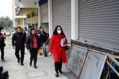 Un equipo de la Fiscalía General ingresa al edificio del Consejo de Participación Ciudadana en dónde al momento se realiza un allanamiento en coordinación con la Policía Nacional.