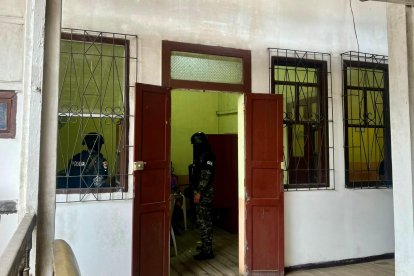 Casas de algunos policías fueron allanadas por la Fiscalía.