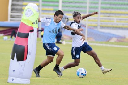 Emelec visita a Manta en el estadio Reales Tamarindos, en Portoviejo.