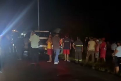 La camioneta baleada fue remolcada a los patios de retención de la Policía Judicial.